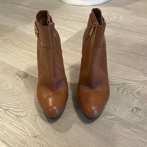 MK boot heels